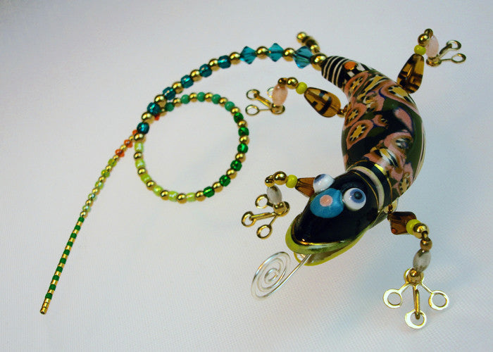 Gecko Porcelain and mixed media stick pin 