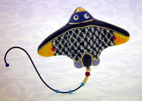 Sting ray porcelain and mixed media Sting Ray V401